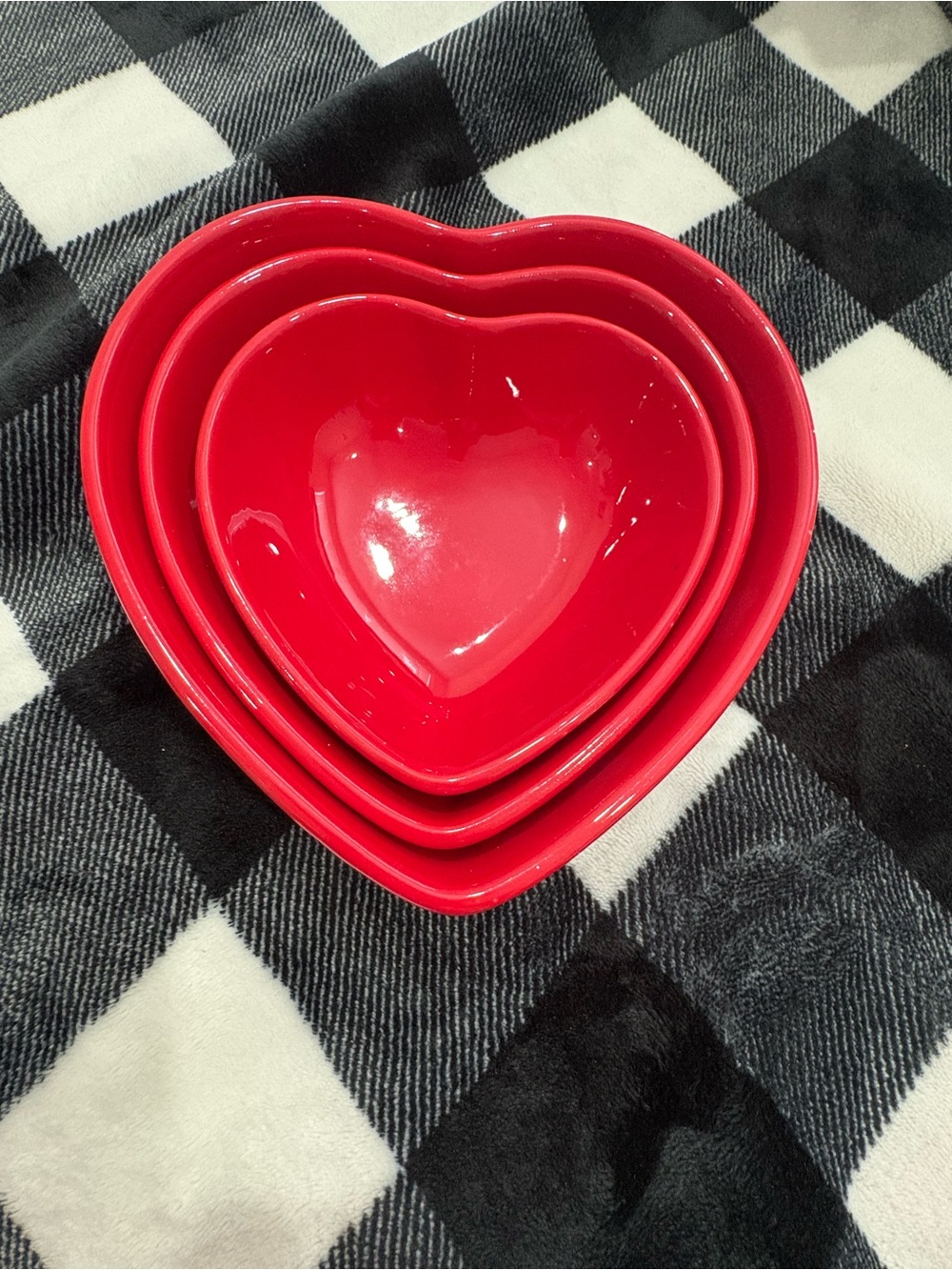 Bright Red Ceramic nesting bowls w/white hearts on side. EXCELLENT condition